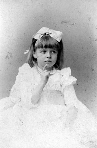Photo of a young Eleanor Roosevelt.
