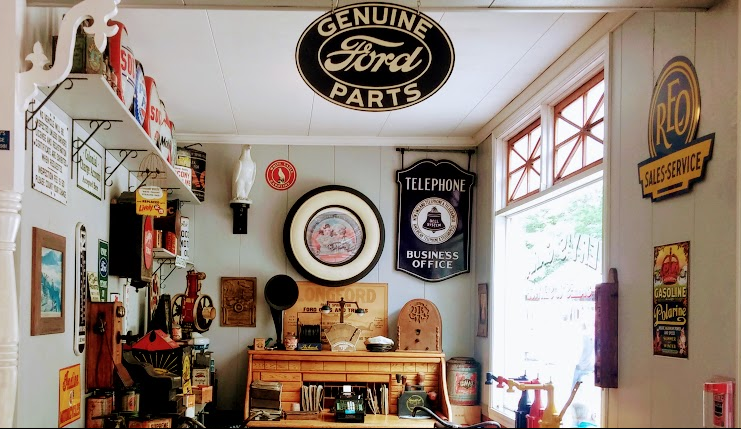 Photo taken by Tim Sheehan, August 2017 at car museum, Clark’s Trading Post, Lincoln, New Hampshire, U.S.A.